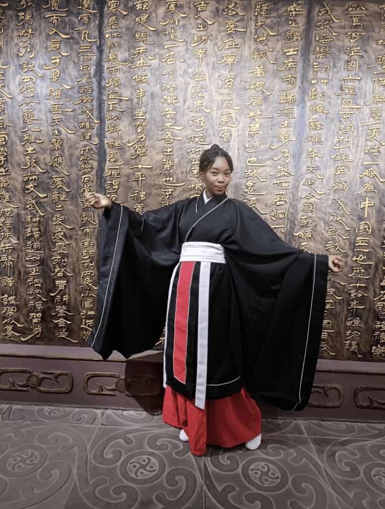 shu芝麻说金话筒芝麻姑娘带着最后一期选手介绍来啦一起期待决赛吧