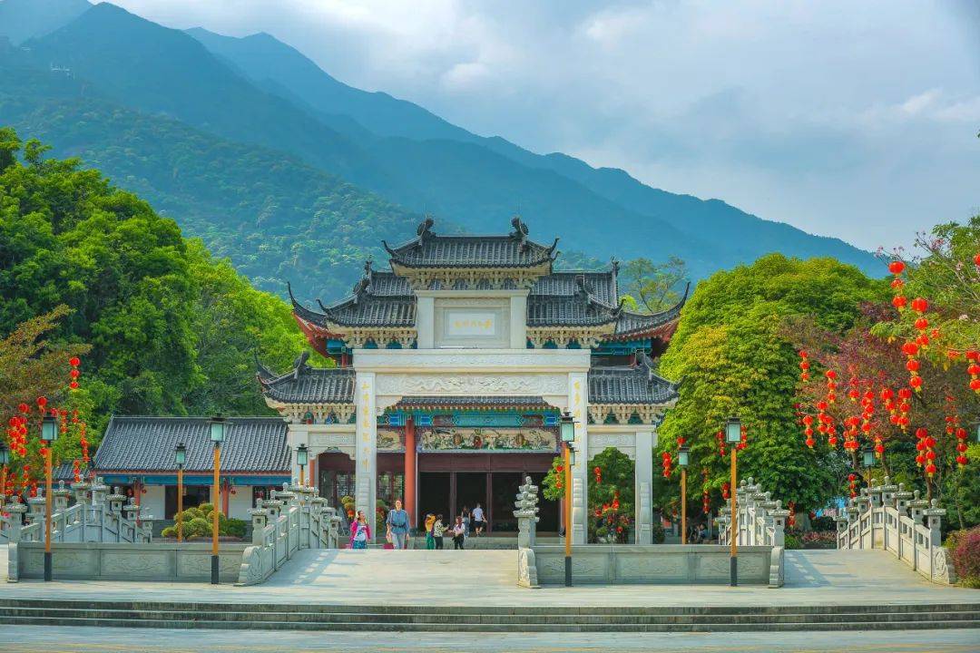 罗浮山景区门票 索道往返套票(成人票)原价:174元优惠价:140元套餐