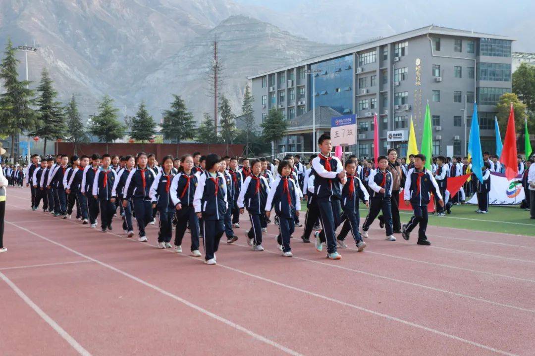燃运动激情强少年体魄陇南育才学校小学部春季田径运动会顺利召开