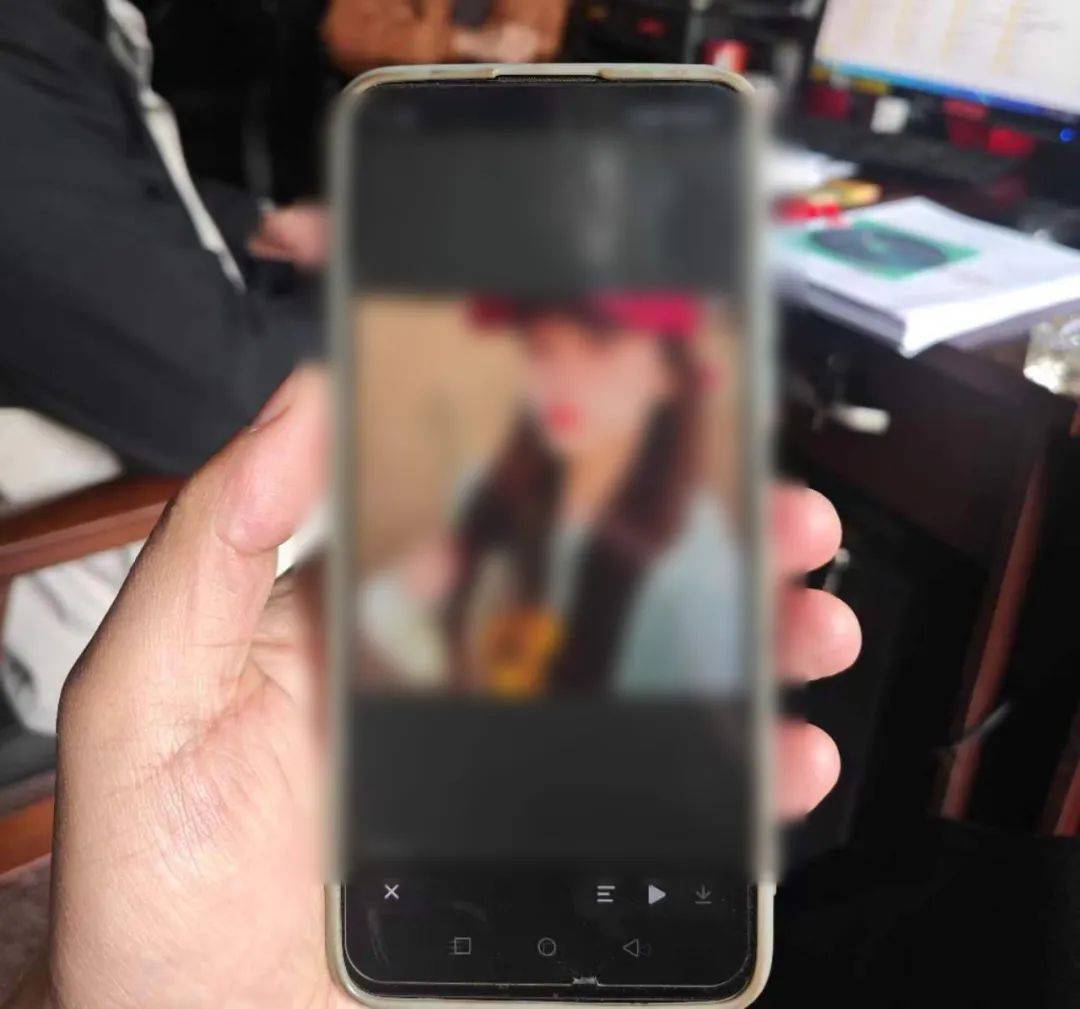 同时和五名未婚男青年恋爱重庆这个爱情屠夫落网