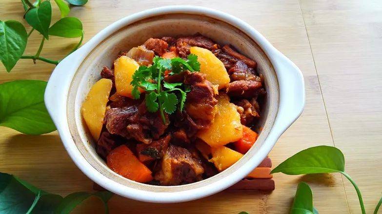 香辣爽口的红烧牛肉