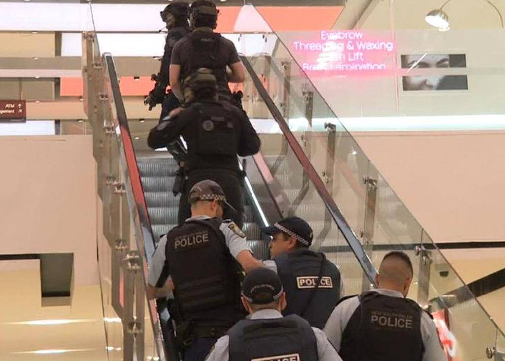 "华人亲历悉尼商场随机砍人案,与刀匪擦肩而过_事件_袭击_新州