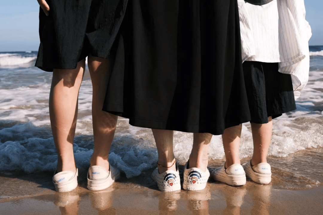 1双顶3双我家的万鞋之王人越懒越爱它一双搞定三季水陆两用