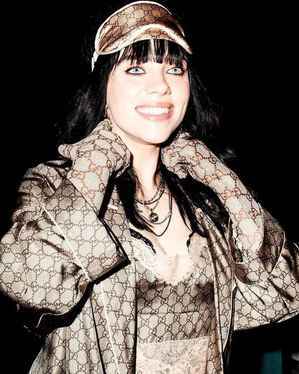 billie eilish 居然会唱法语!_碧梨_法国_lamour