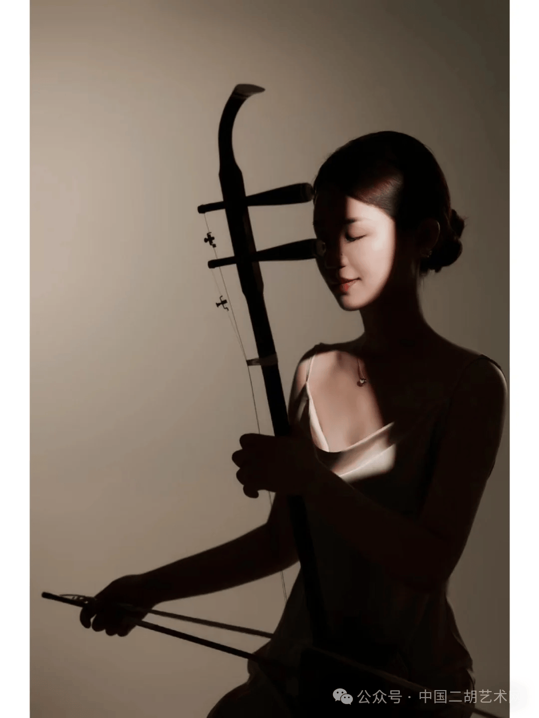 分享一组和陪伴我20年的二胡小朋友的合照泡泡