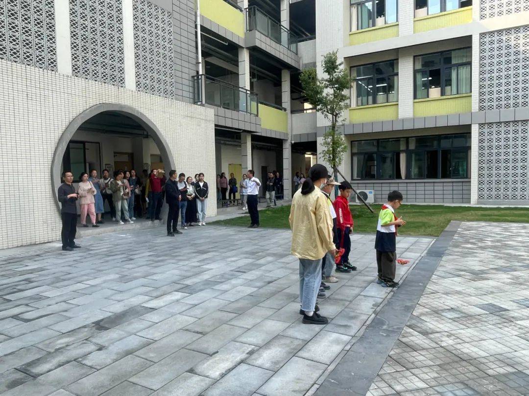 "数"创未来——威远县智慧教育校际联盟展示交流活动纪实_花城_小学