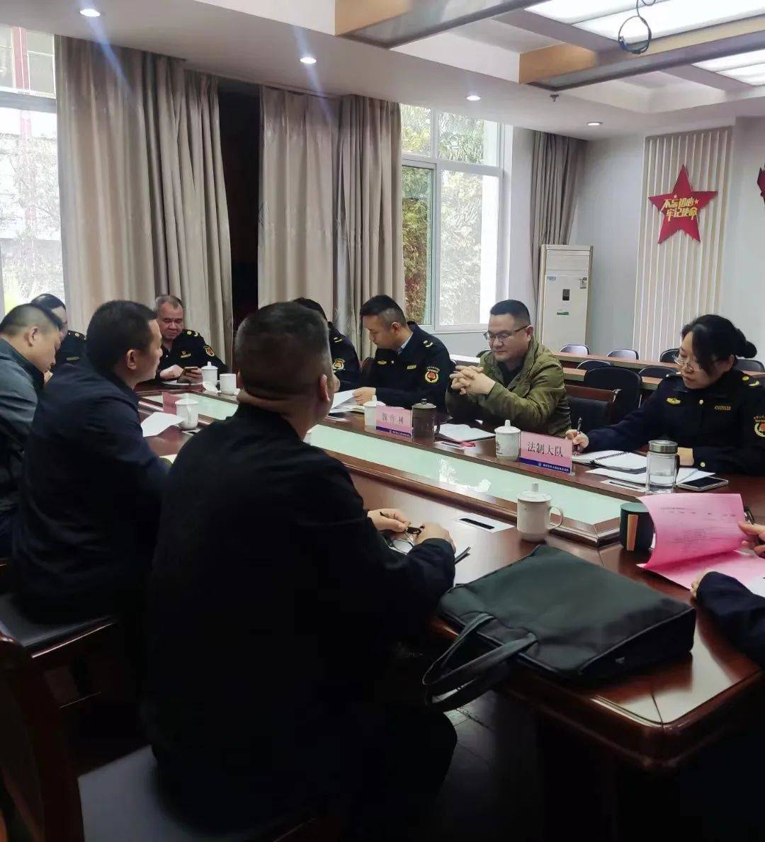 会上,柳城县执法局梁黎军副局长提出了柳城县现阶段燃气执法办案的