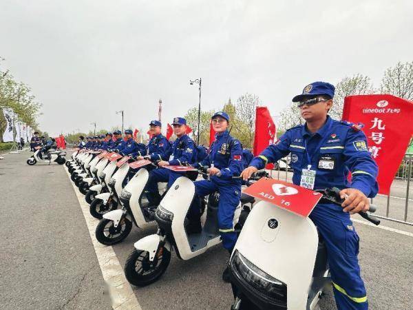 东丽区应急局携手东丽蓝天救援队圆满完成东丽湖半程马拉松应急保障