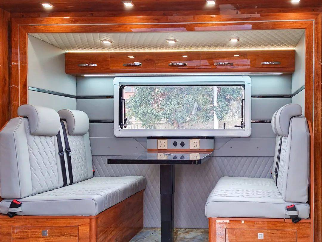 吉野统帅轻卡房车 重汽豪沃底盘 升降顶露台 豪奢中式空间_搜狐汽车