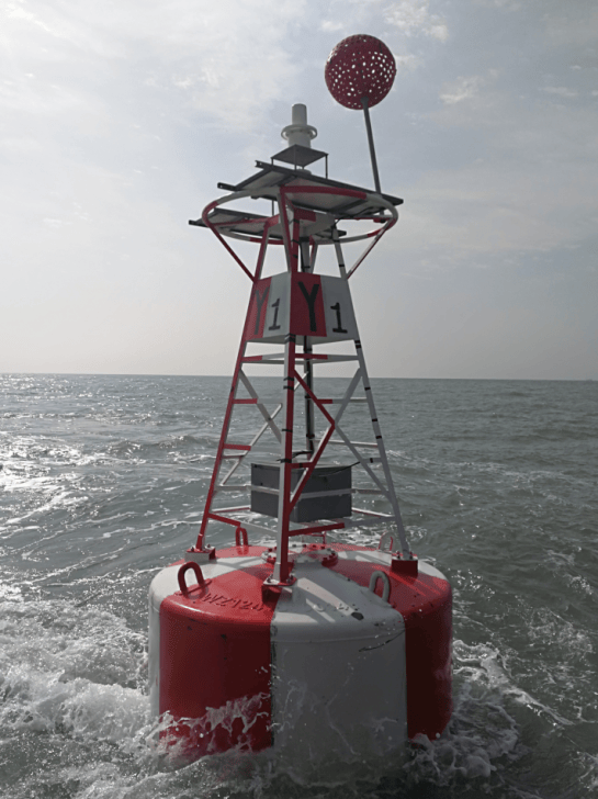 灯船亦称:兰比-lanby,用于标示港口口门,重要转向点等特定水域,供船舶