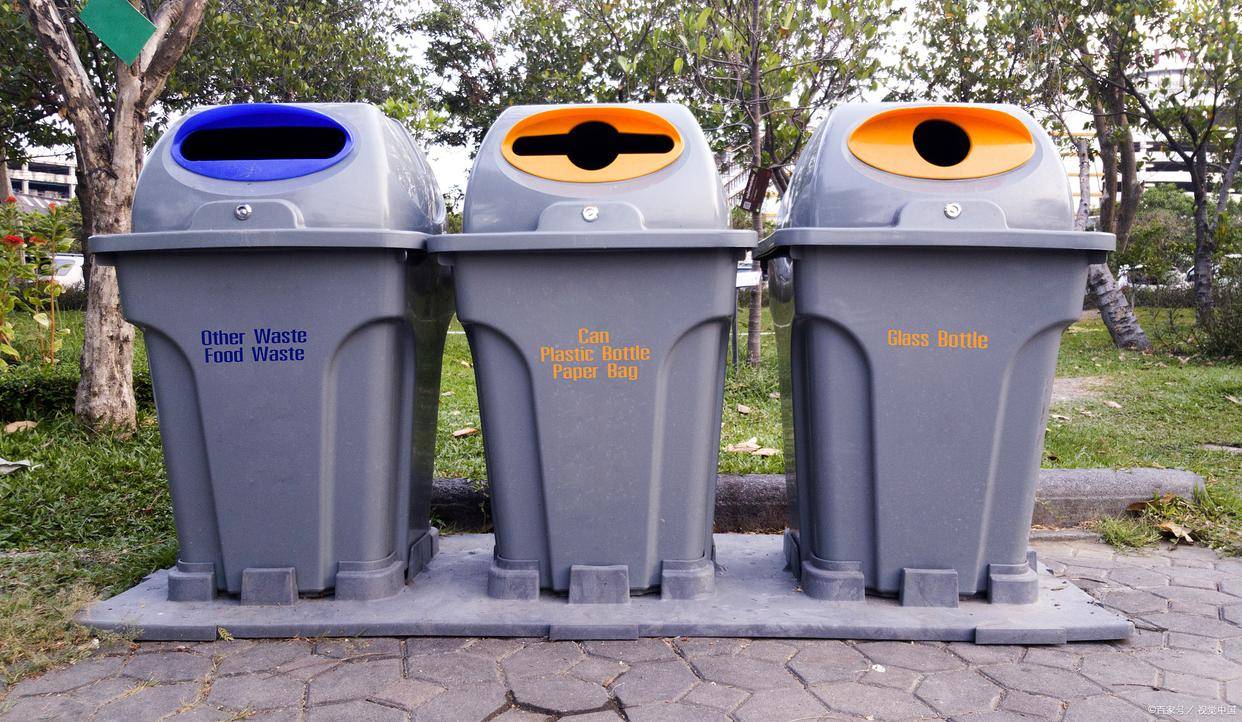 智能升降地埋式垃圾桶具有高效,环保,美观的特点