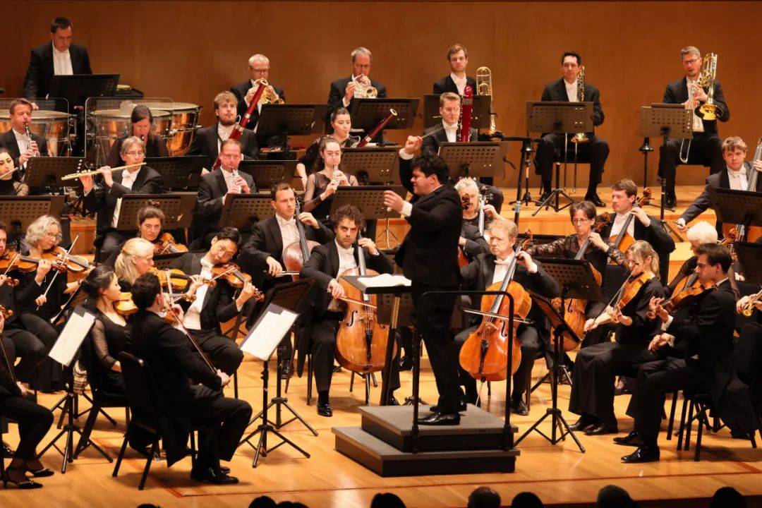 现场格莱美奖得主麦瑟拉执棒全套勃拉姆斯交响曲在沪首演