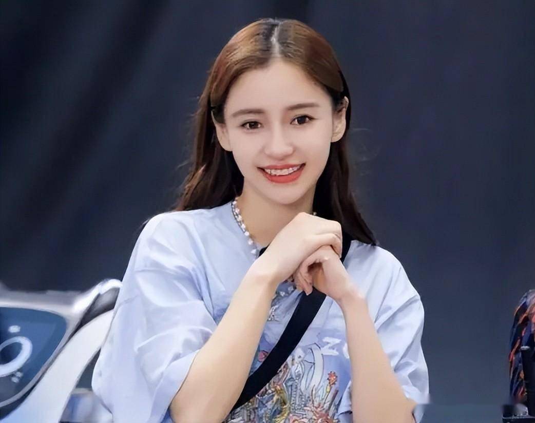 baby落魄将回港圈发展港媒关掉滤镜颜值翻车曾传与古天乐隐婚