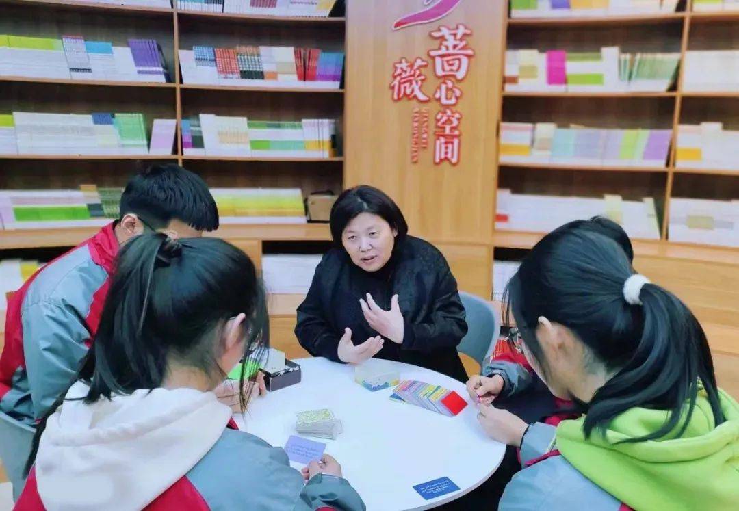 学习时报刊发孙丰华署名文章创新开展爱心妈妈结对关爱