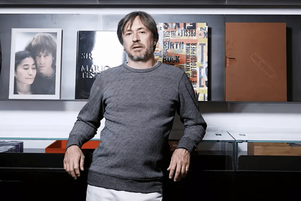 参与过iphone,积家空气钟设计工作的马克·纽森(marc newson)分析过