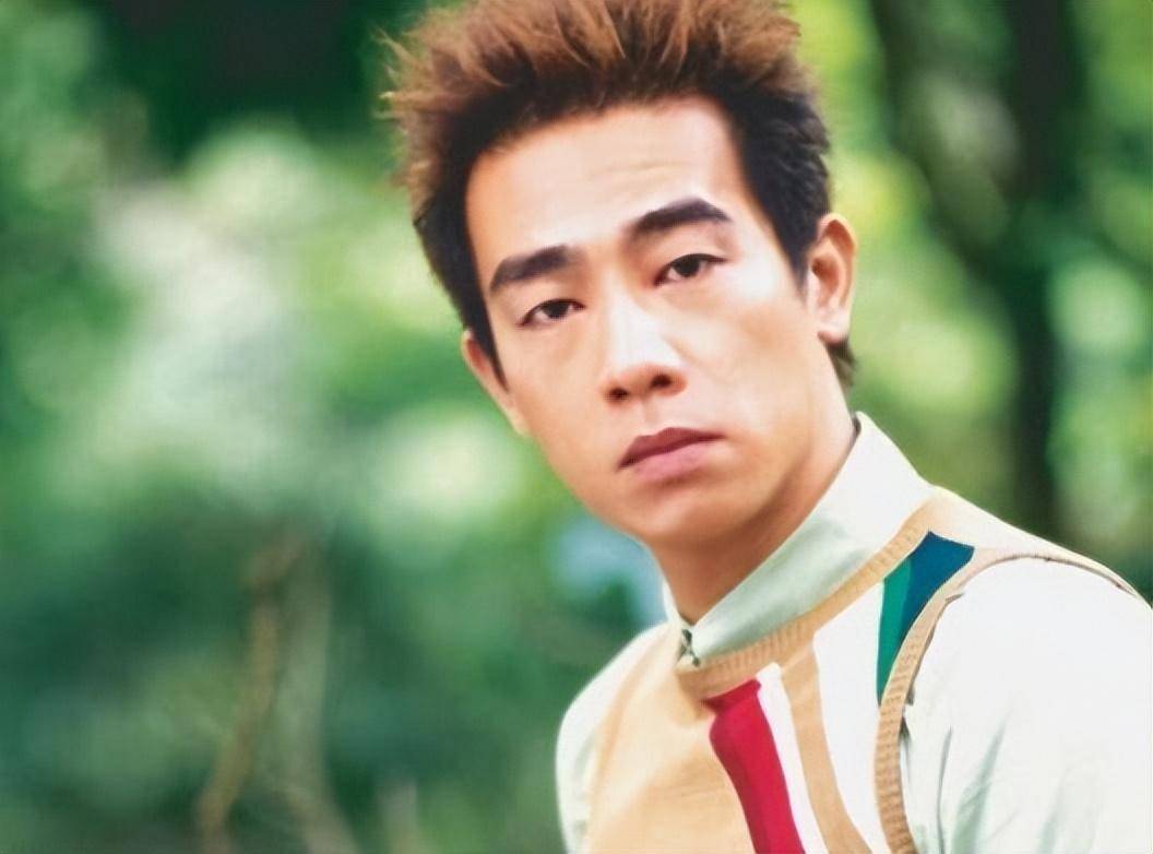 陈小春此生最大的遗憾不是没能有个女儿而是3000块卖掉亲弟弟