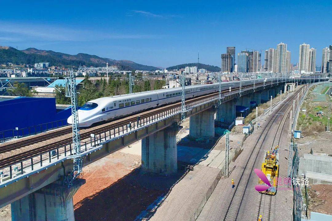 奔跑的火车为何不喜"大风吹"?_线路_列车_动车组