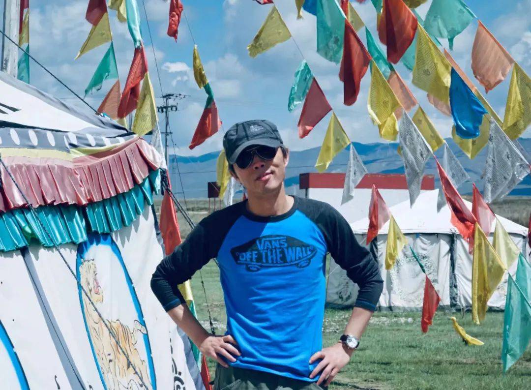 作者简介:张子选,生于1960 年代.诗人,编剧.