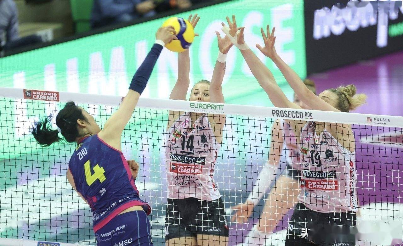 郎平现身意甲观赛!与朱婷深情拥抱聚会,斯坎迪奇决赛开门红