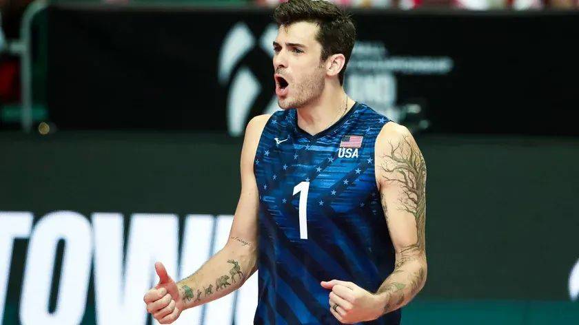 国际排联发文祝福 美国男排安德森迎来好消息 不愧是男神级别_排球