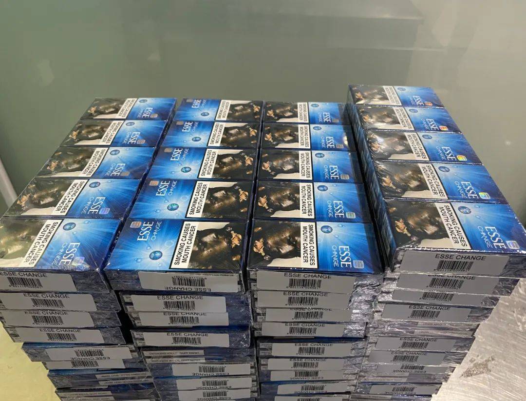 澳门地区的内地居民,可以免税携带香烟200支,或雪茄50支,或烟丝250克