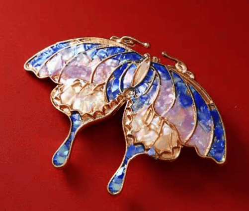 的传统艺术瑰宝,用螺壳与海贝磨制成人物,花鸟,几何图形或文字等薄片