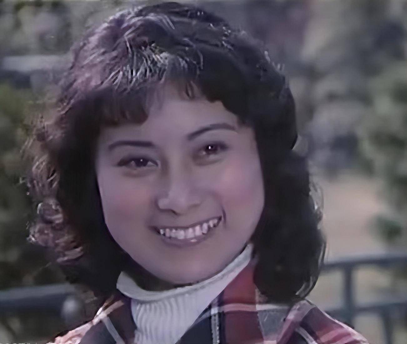演完《情深深雨蒙蒙》23年后演《承欢记》,她像年轻了20岁没认出_徐幸