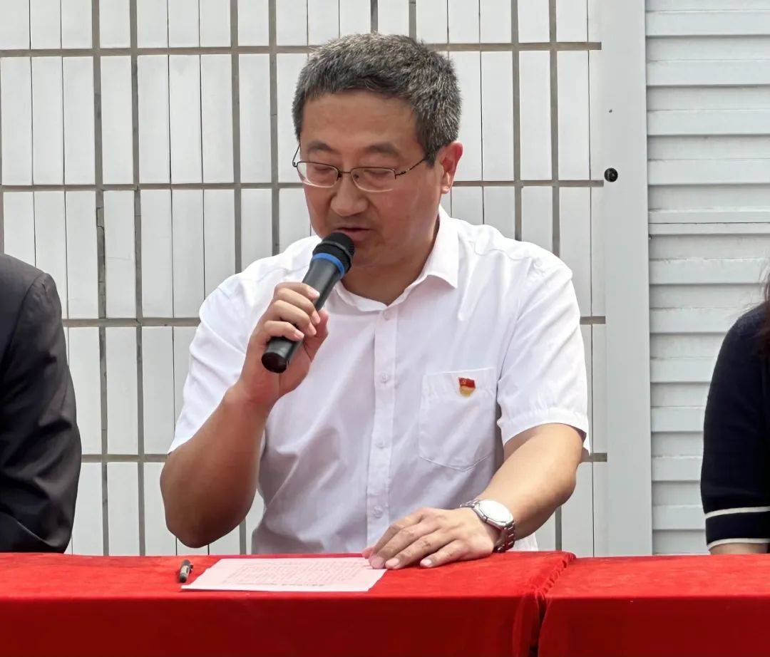 "诵读中华经典 语助乡村振兴"我校到河间米各庄镇开展联合党日活动