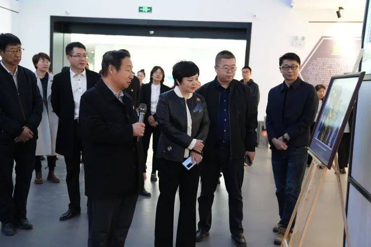 我市举行创业老照片展览暨全市创业文化活动季启动仪式