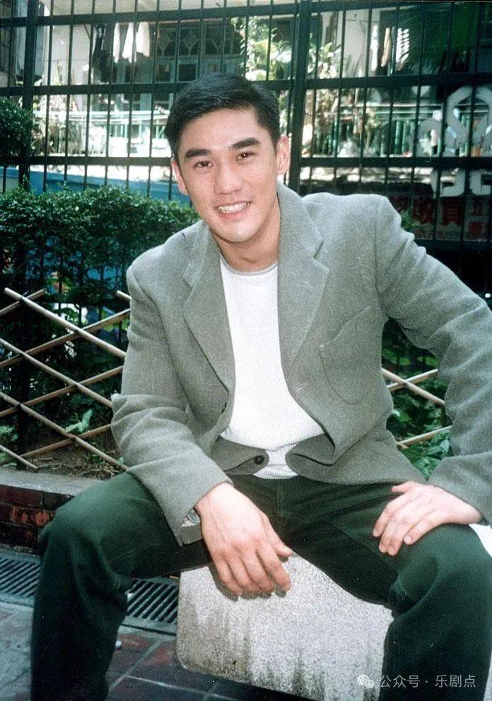 57岁香港男星吴大维身形变化惹讨论,年轻时堪称"女神收割机"