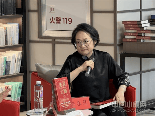 张春蔚值得一提的是,张春蔚老师就现实生活中备受关注的话题:读研是好