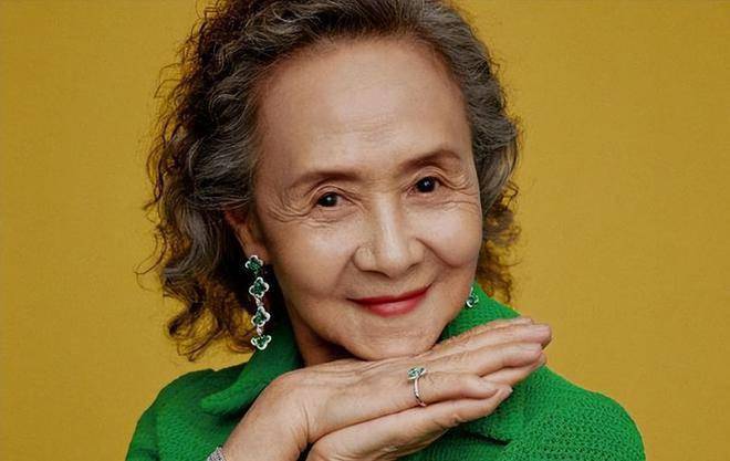 被小年轻"耍大牌"的她,86岁独居12年_吴彦姝_女儿_话剧