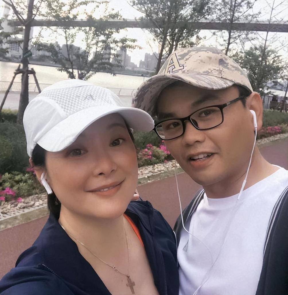 嫁老外的女星,被洋老公家暴,出轨,惨遭抛弃,值得同情吗?