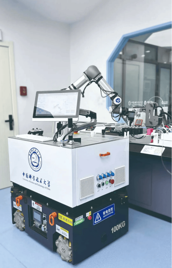 中国科大「招了」一批全能机器人,能设计课题,做实验