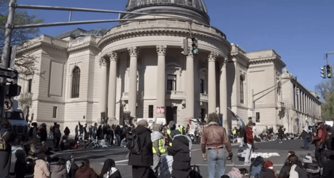 亿万富豪都跑了.哈佛,耶鲁等多所大学冲突升级!