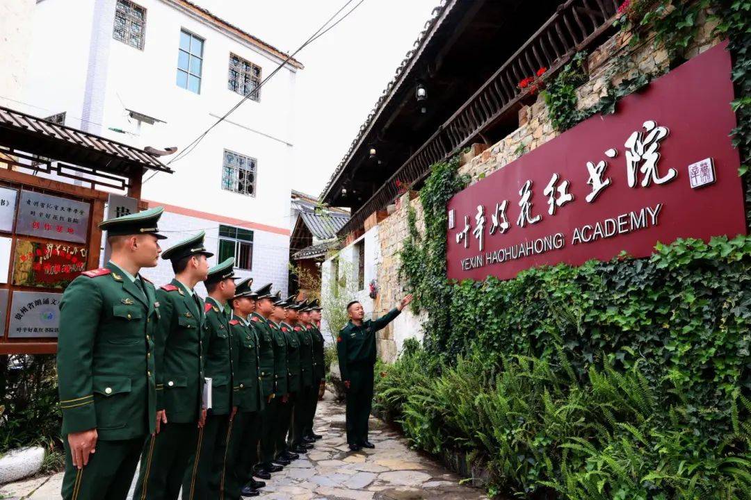 今天,武警官兵邀你一起感受军营"书香"_武警湖北总队_武警四川总队