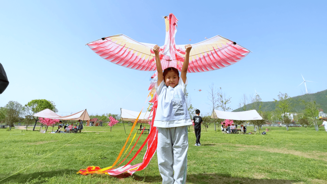 给我一根线,我要把全世界放上天_风筝_草原_景区