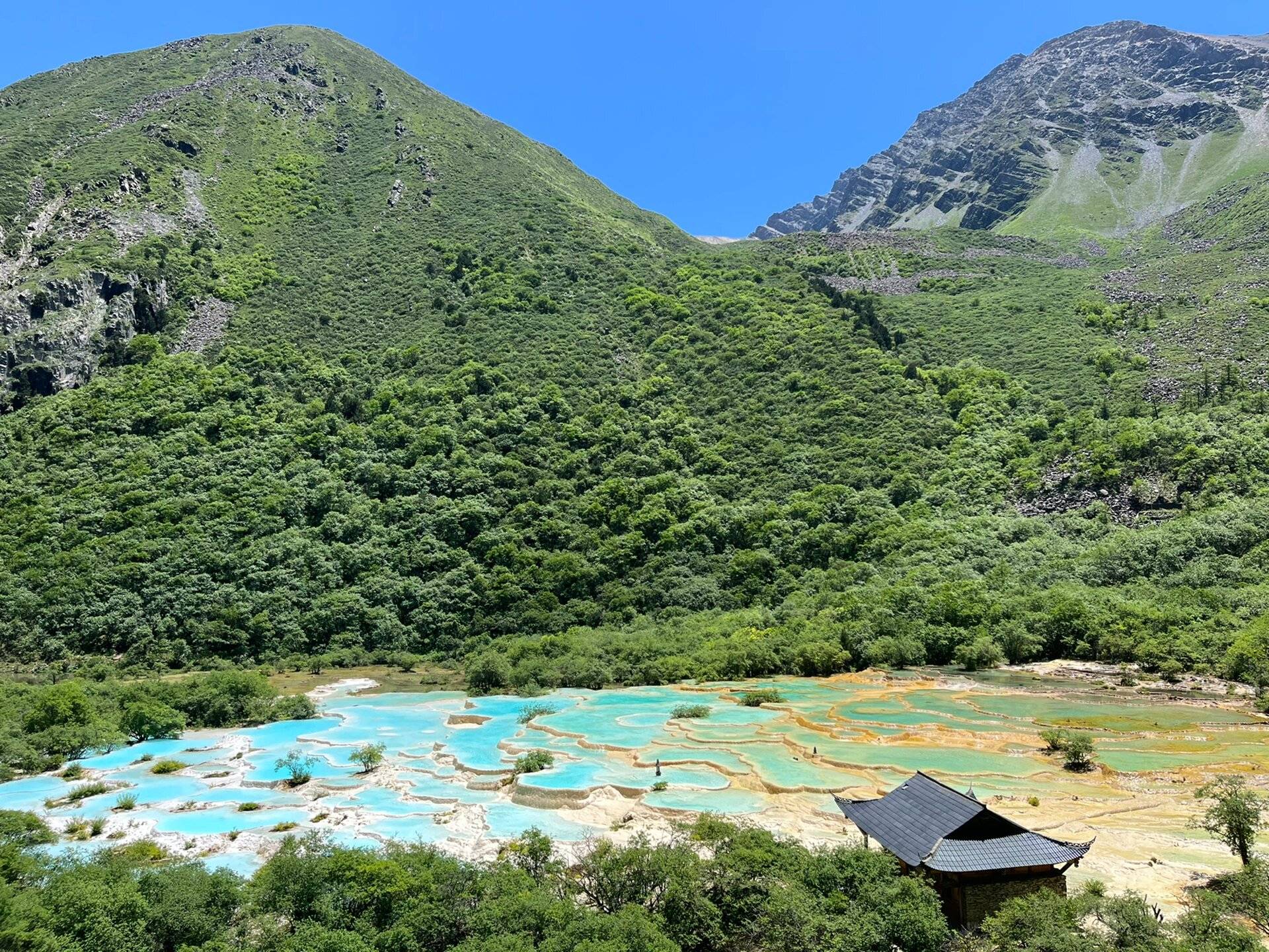 四川黄龙旅游景点介绍的景点 ,想去旅游的保存下来吧