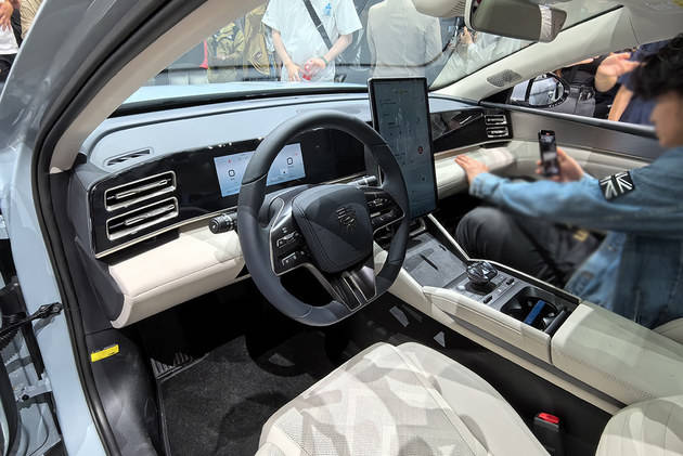 比亚迪秦l dm-i实拍 二季度上市/宣战合资中级车