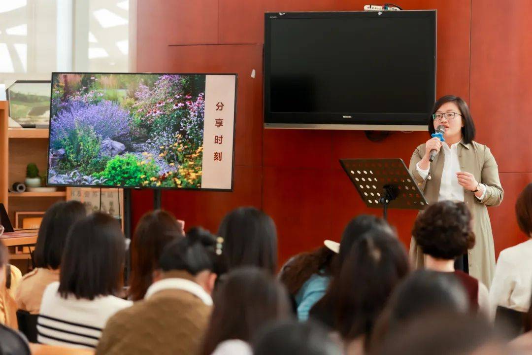 今天,他看到玛亚老师后对我这样说,我见到了真正的智慧女性,知识女性