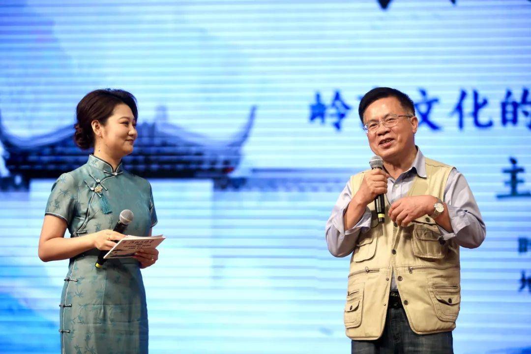 掌声不断!央视"百家讲坛"主讲人珠海开讲,"解密"岭南文化的真相