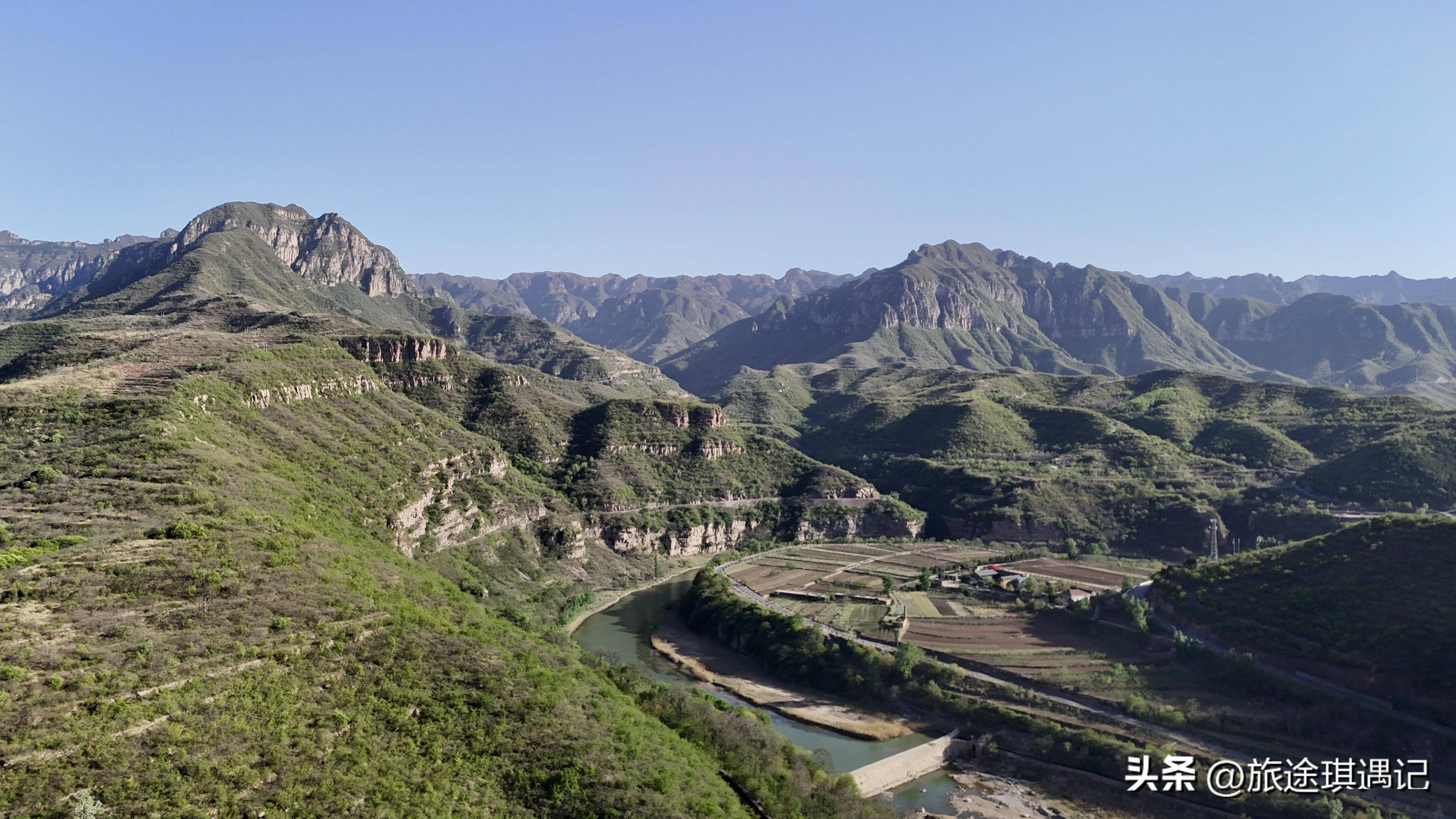 太行山里的人工天河,7万人耗时十年建成,红旗渠到底难修在哪