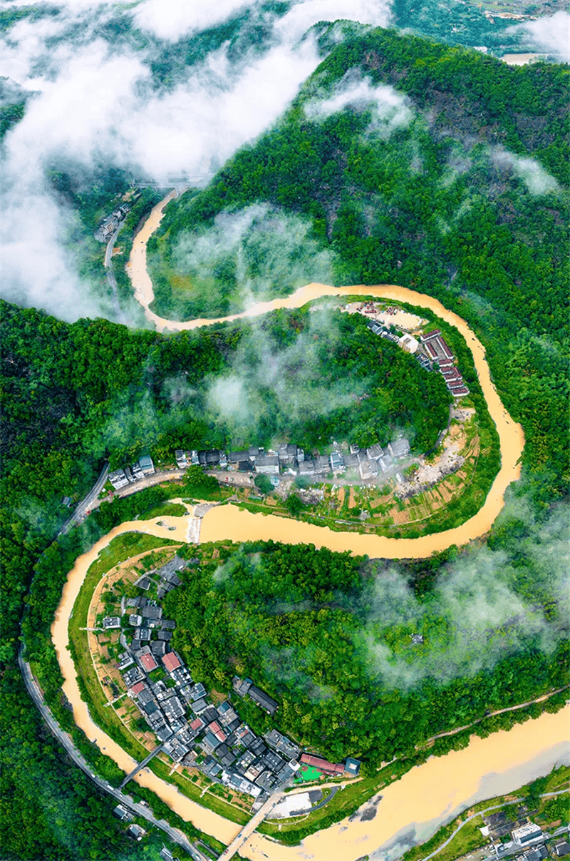 s型构图的风景图图片