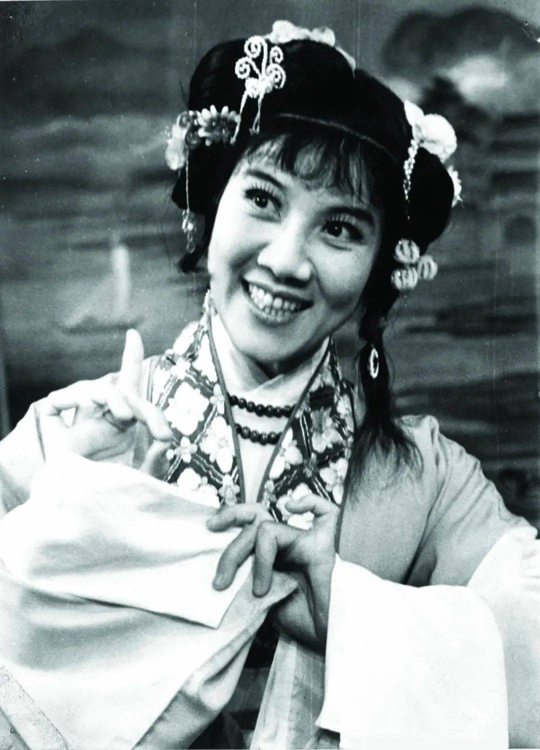 【中国越剧】著名表演艺术家吕瑞英获第32届上海白玉兰戏剧表演艺术奖