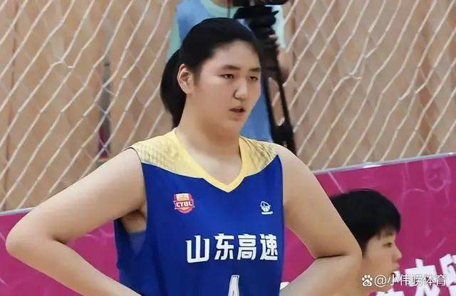 女篮五大球员体重排行:260斤刘禹彤输给16岁女孩,李月汝第几