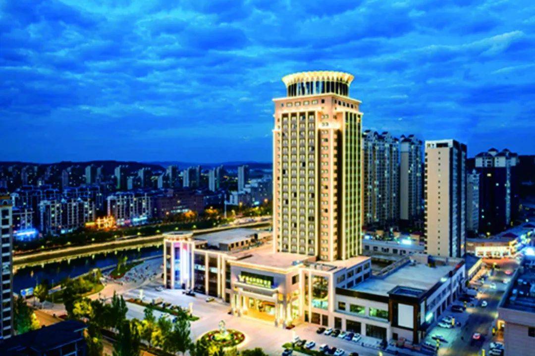 维也纳国际酒店电话:0437-5220777/19104477535#智选假日酒店电话