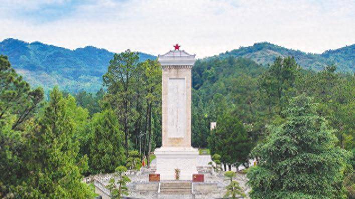 走进黄冈革命烈士陵园 聆听红色故事