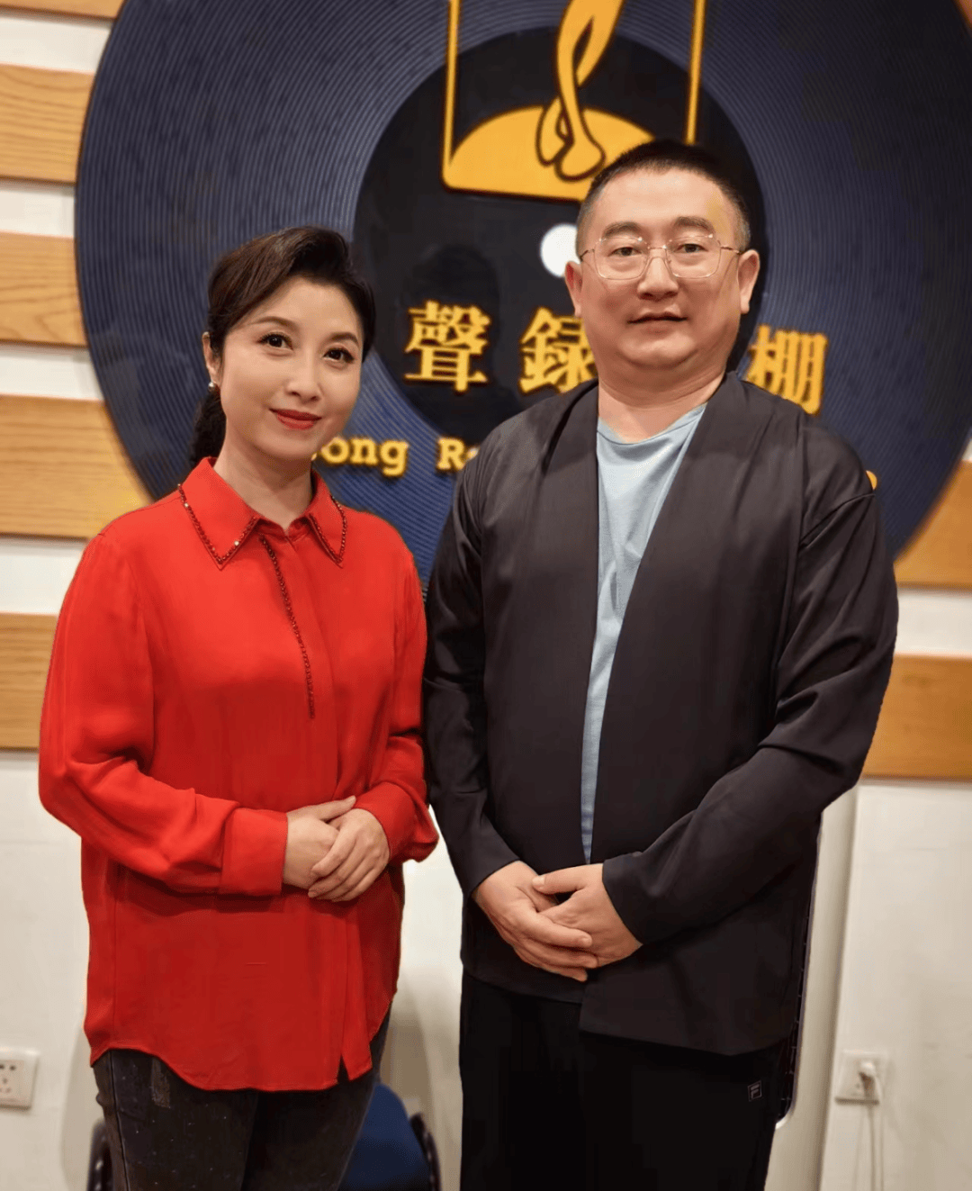 已有"福建李宗盛"绰号那时他在媒体介绍时著名歌星刘媛媛等人参加在