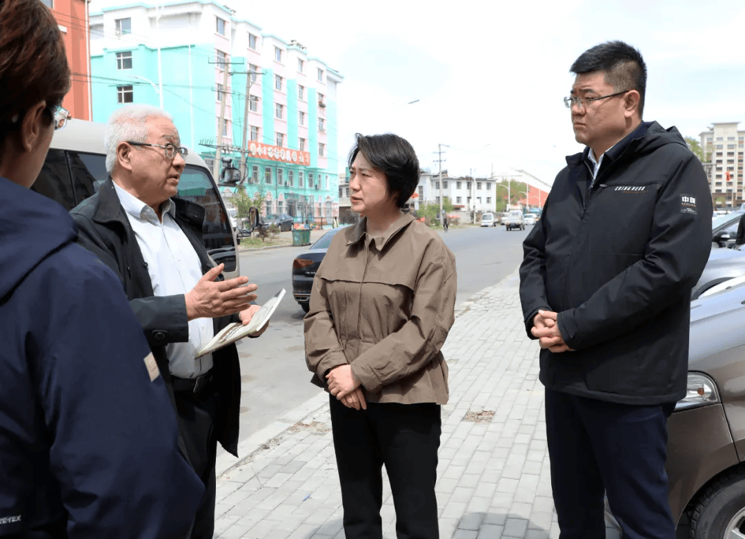 佳木斯市东北小延安文化研究会会长富宏博,市领导方东昕,聂影,佳木斯