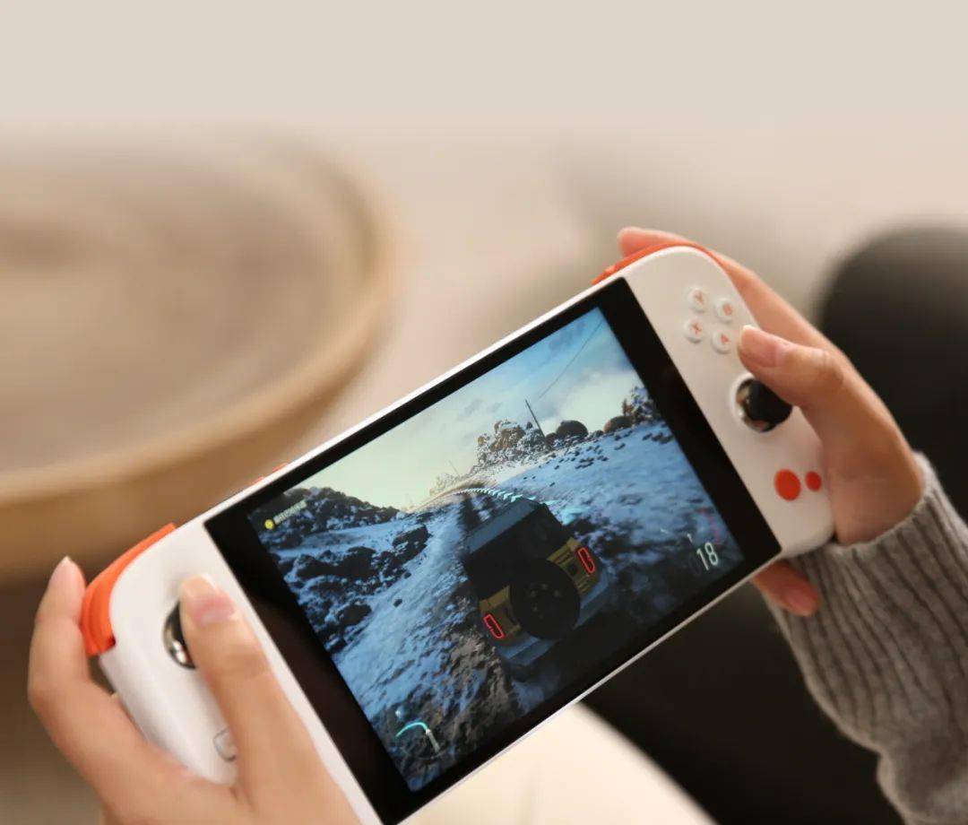 ayaneo ag01 显卡坞 5 月 18 日发布,"宇宙星舰"外壳设计